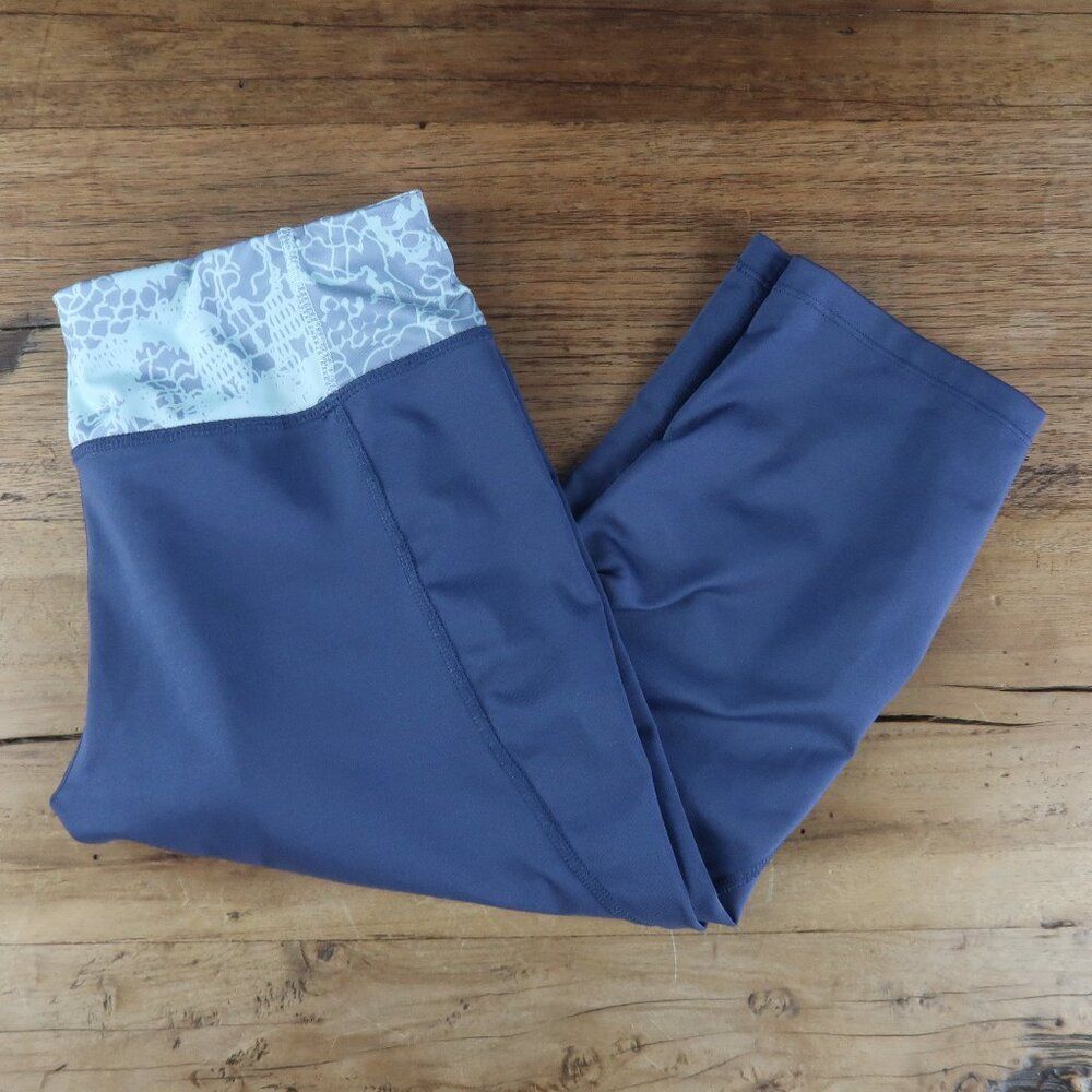 PURPLE WITH SEA FOAM GREEN & GREY DESIGN WIDE WAISTBAND FITNESS CAPRI SIZE SMALL